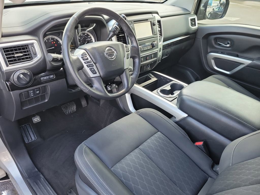 Used 2018 Nissan Titan SV w/ SV Convenience Package AWD/4WD image 20