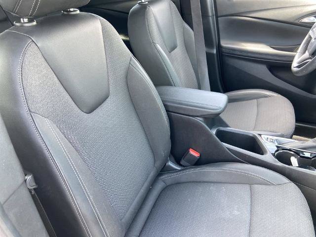 Used 2022 Buick Encore GX Select w/ Sport Touring Package FWD image 23
