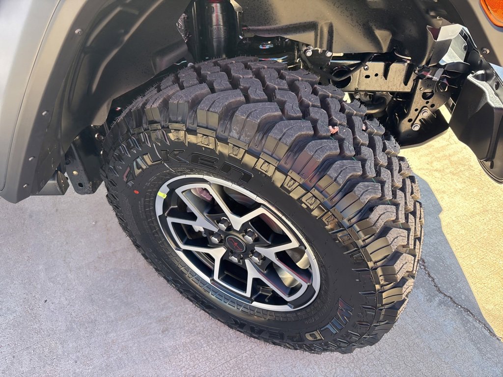 New 2025 Jeep Gladiator Rubicon w/ Convenience Group image 12