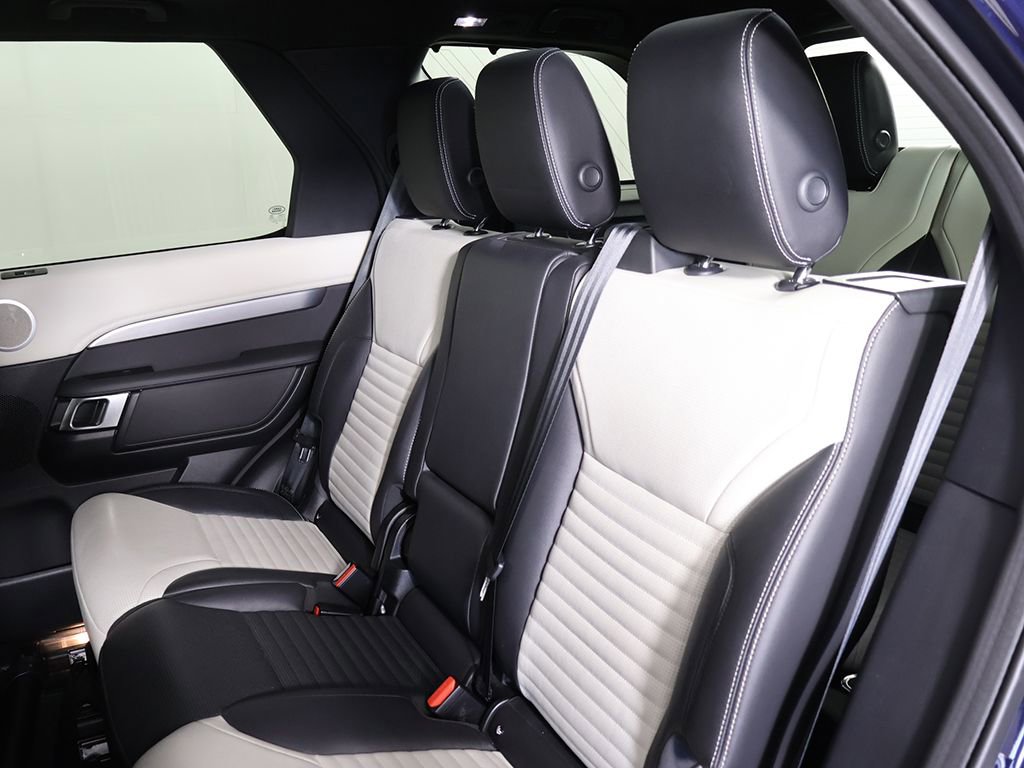 Used 2021 Land Rover Discovery S R-Dynamic image 34