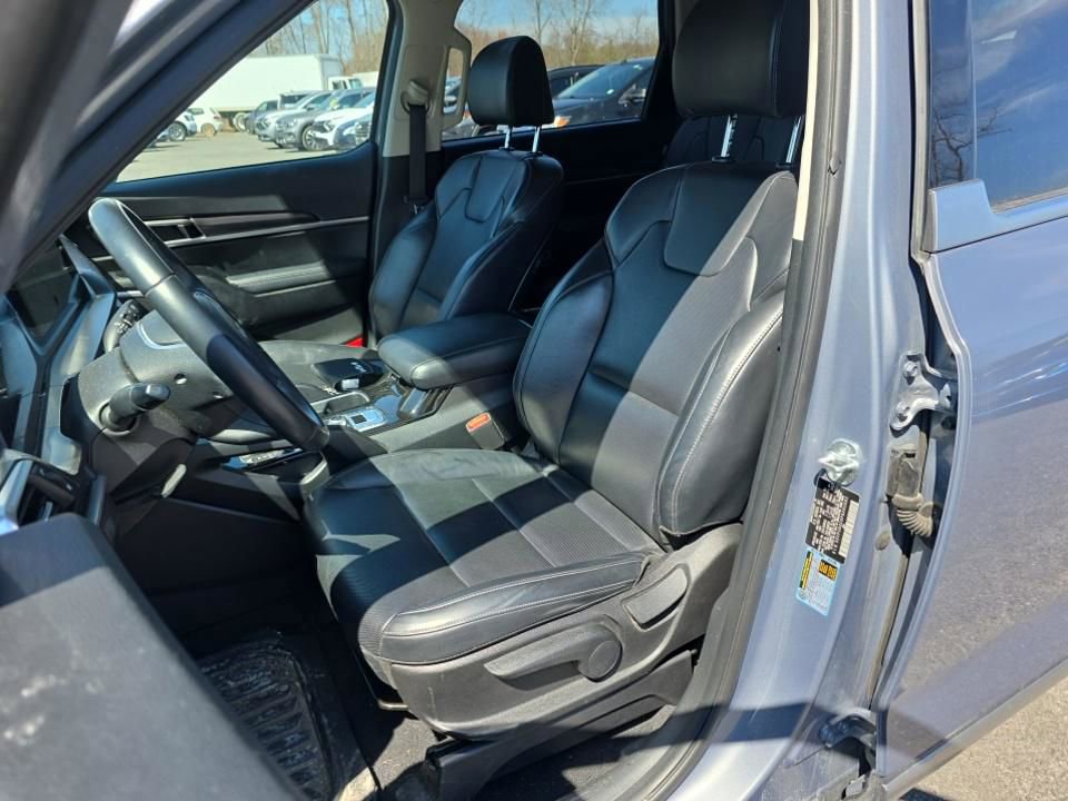 Used 2023 Kia Telluride LX AWD/4WD image 5