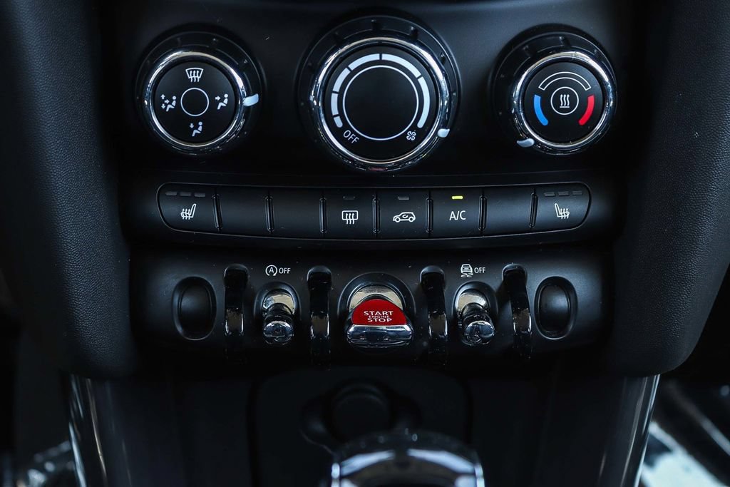 Used 2024 MINI Cooper 2-Door Hardtop FWD image 17