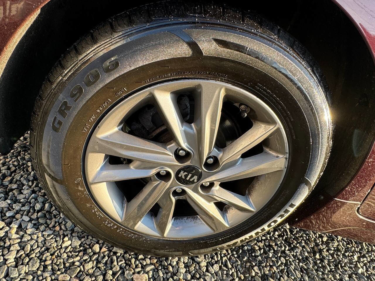 Used 2020 Kia Optima LX image 25