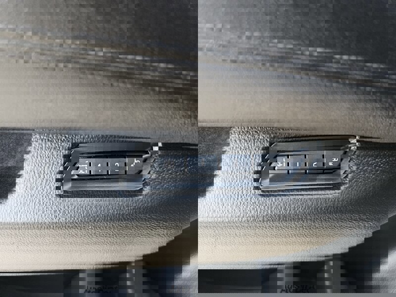 Used 2015 Cadillac Escalade Luxury AWD/4WD image 39