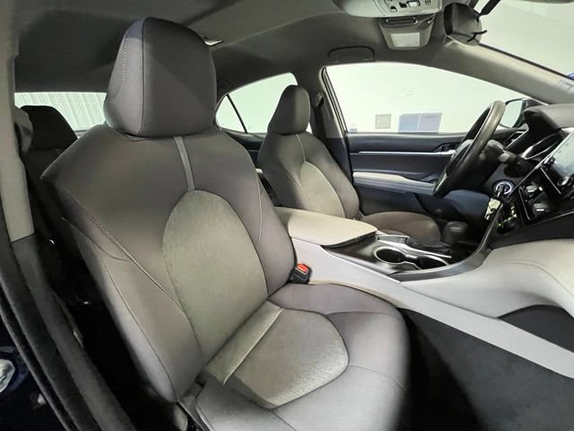 Used 2022 Toyota Camry LE FWD image 9