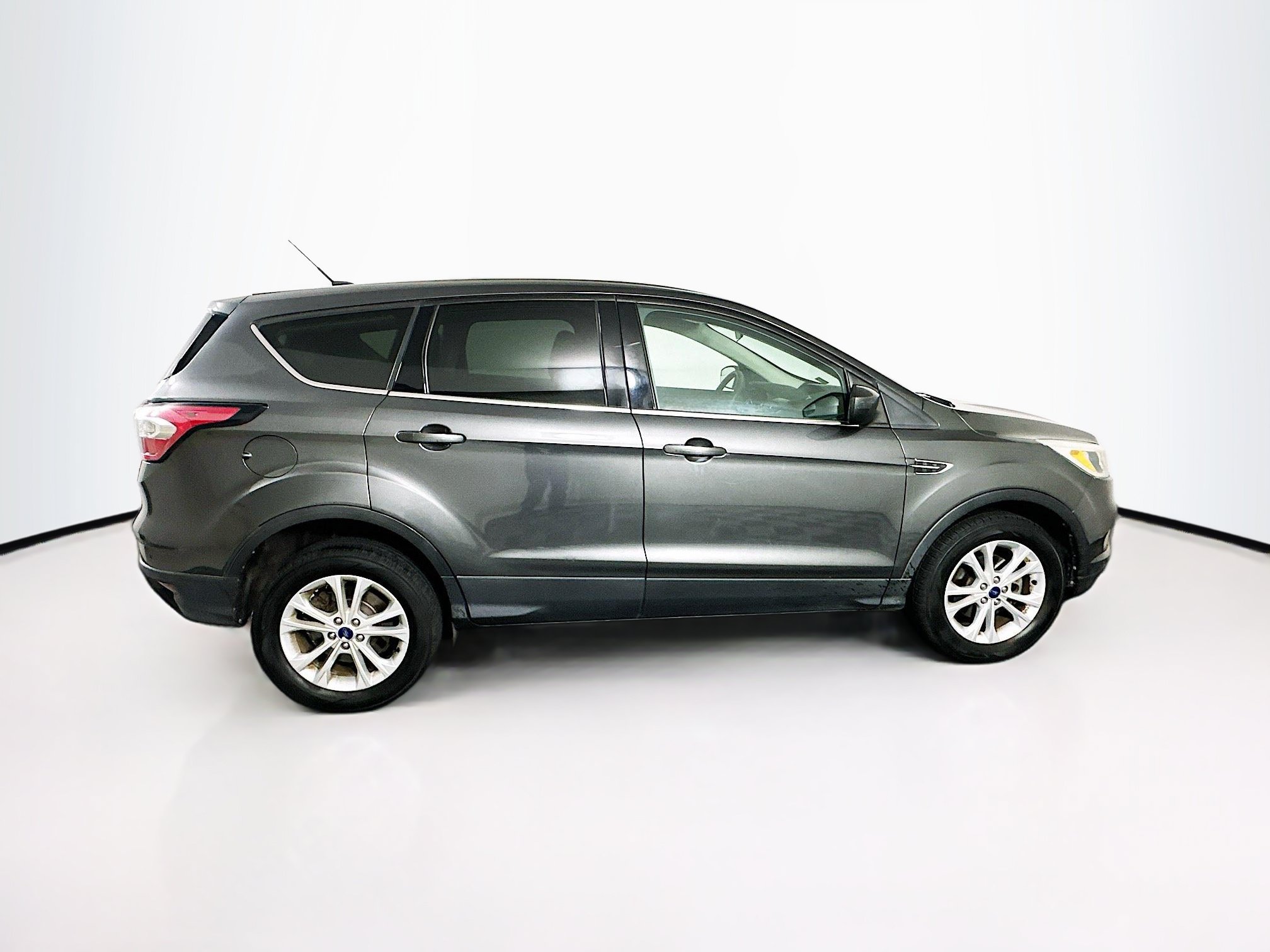 Used 2017 Ford Escape SE FWD image 10
