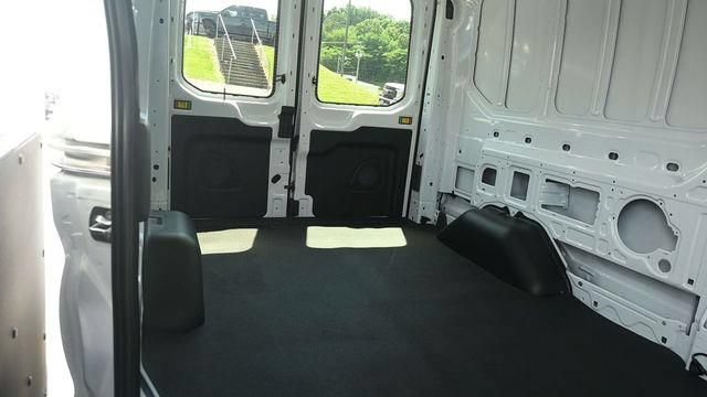 New 2026 Ford Transit 250 148 Medium Roof RWD image 9