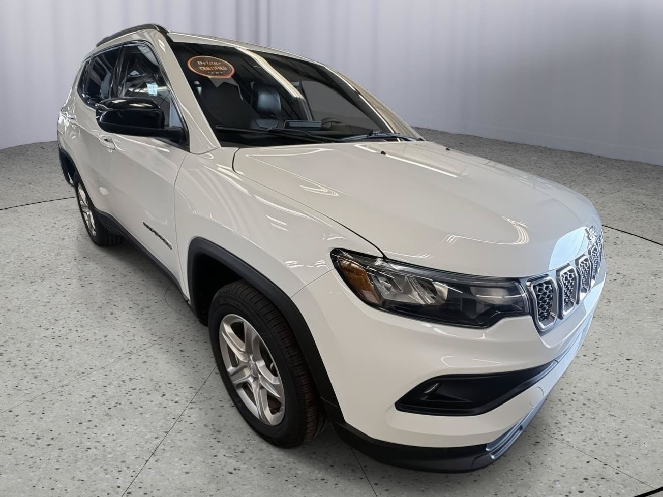Used 2024 Jeep Compass Latitude AWD/4WD image 8