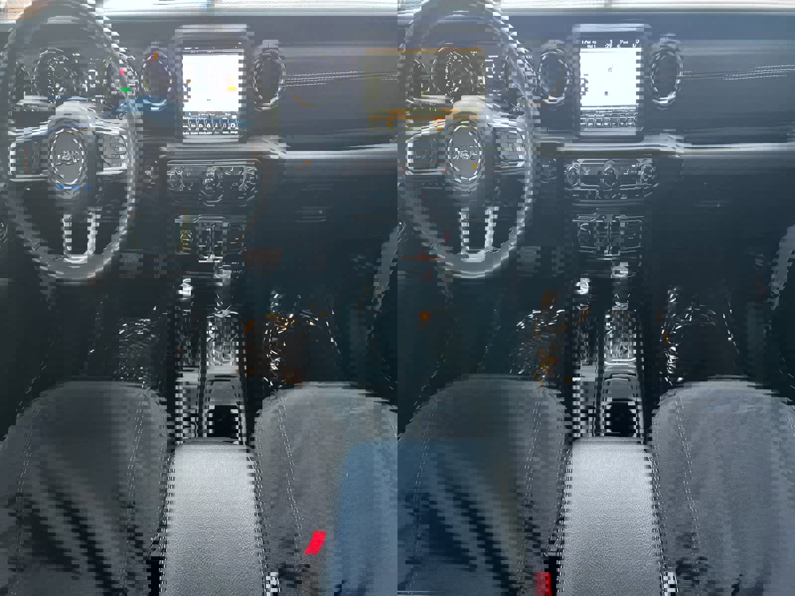 Used 2023 Jeep Wrangler Sahara image 4