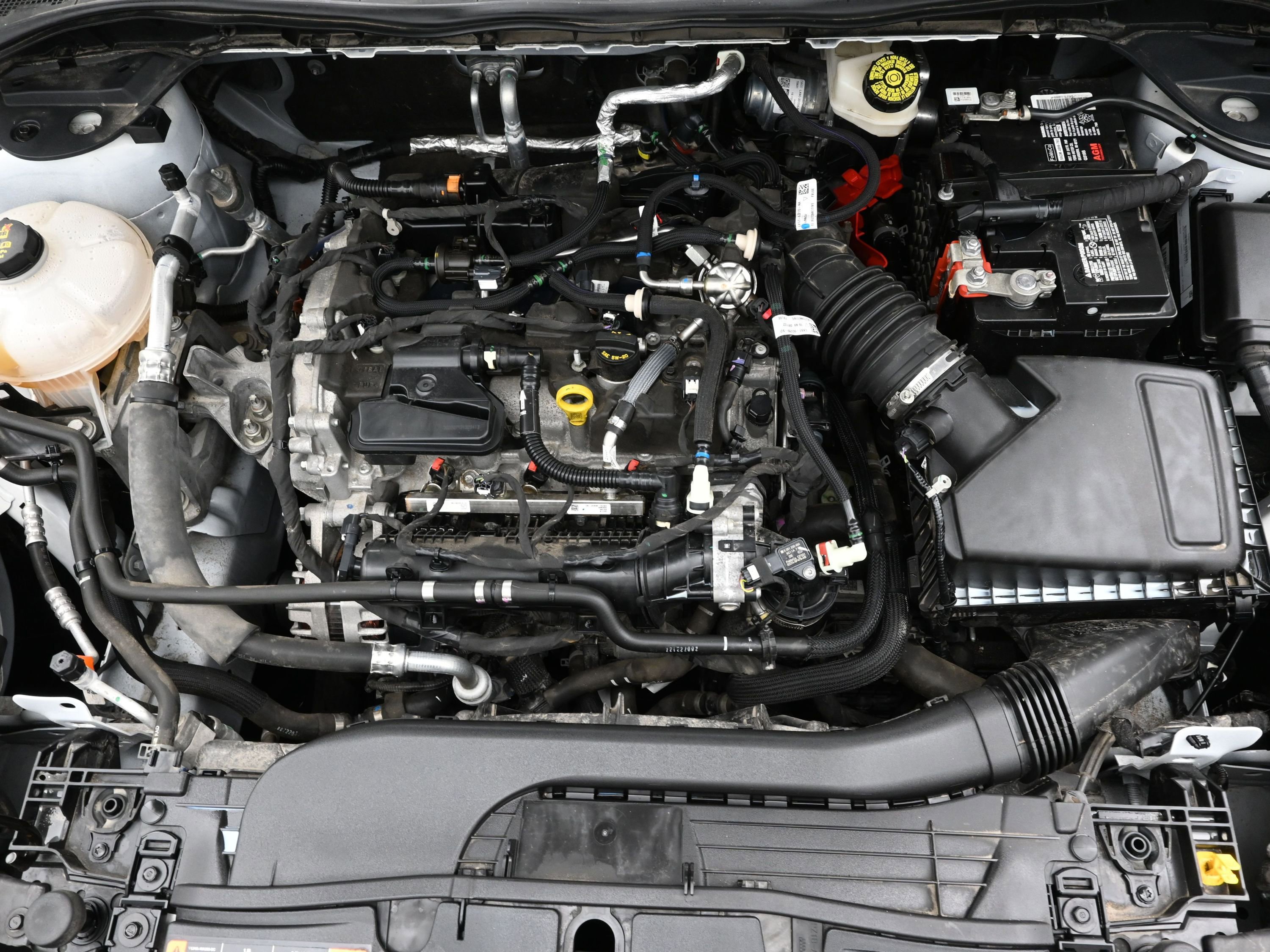 Used 2022 Ford Escape SE w/ SE Sport Appearance Package image 28