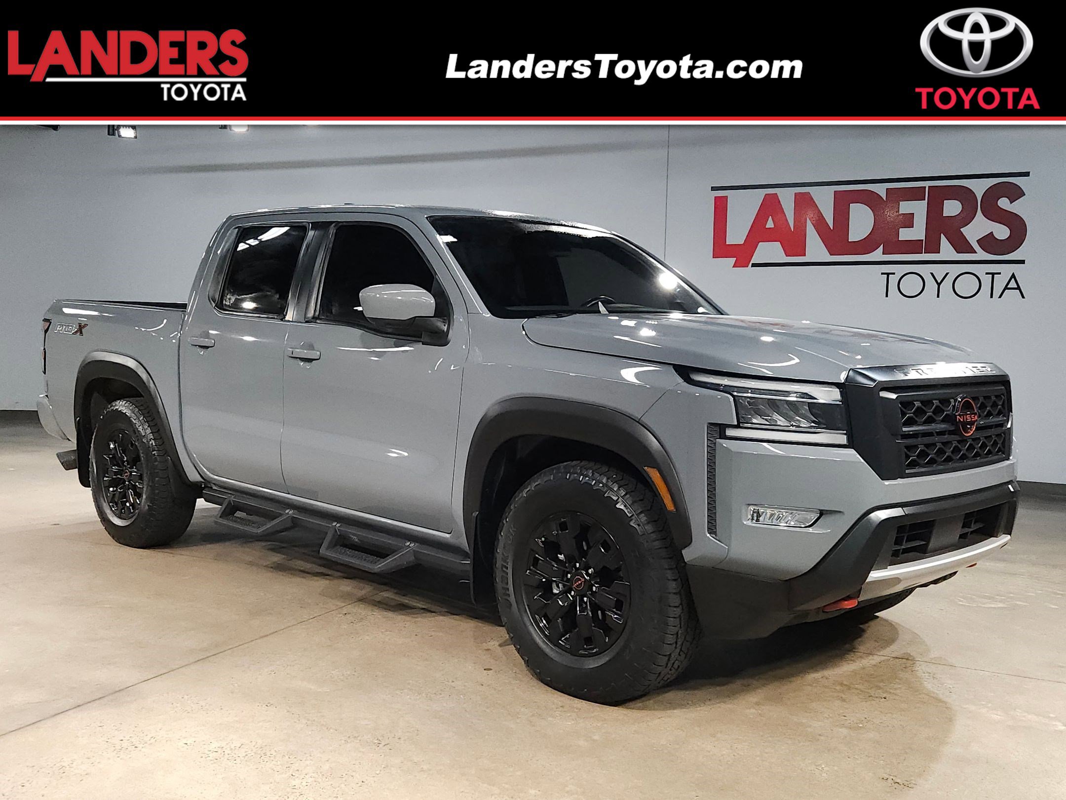 Used 2022 Nissan Frontier Pro-X RWD image 1