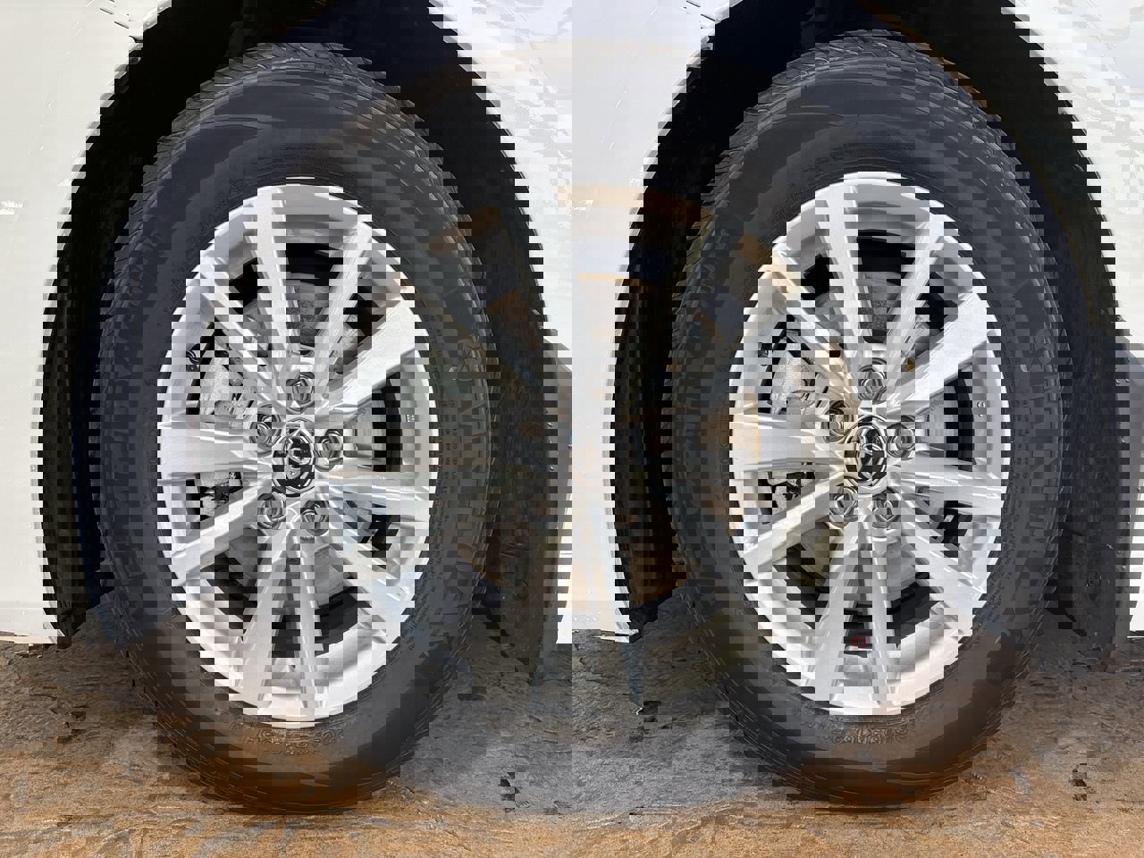 Used 2025 Toyota Camry LE image 10