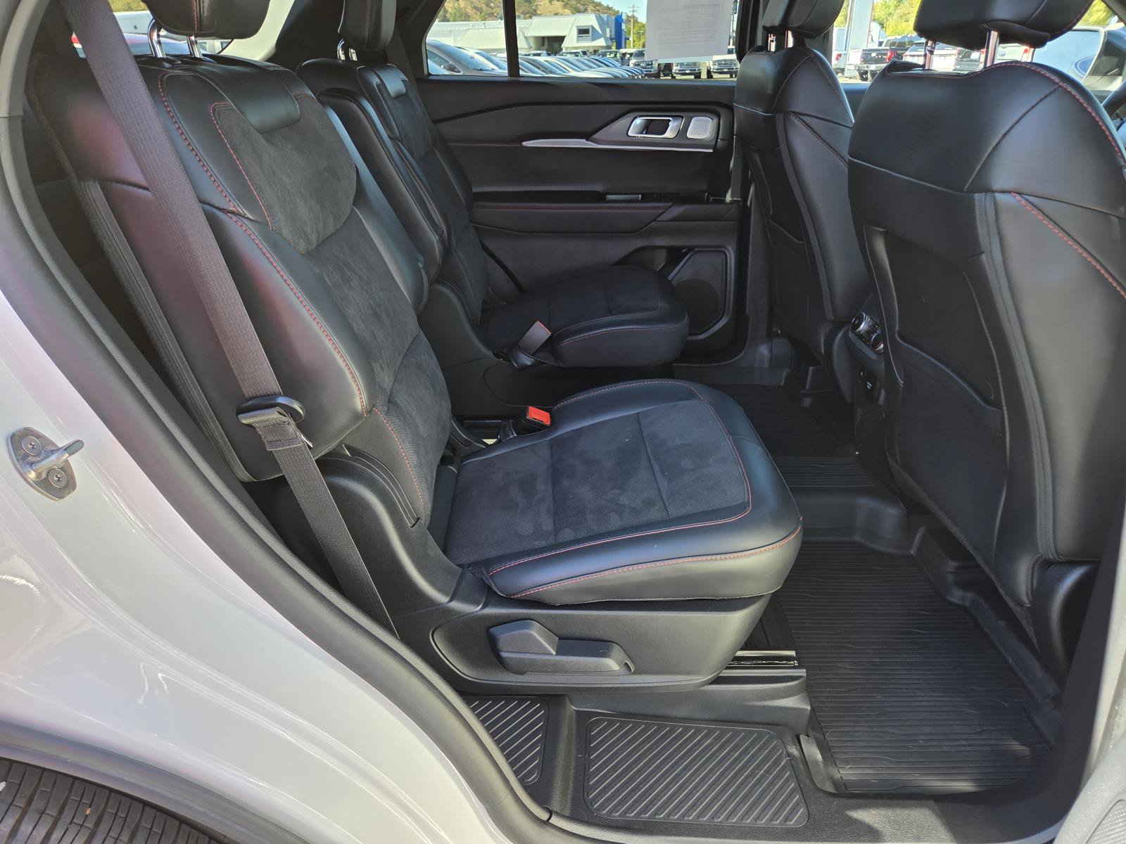 Used 2025 Ford Explorer ST w/ Sun And Sound Package AWD/4WD image 18