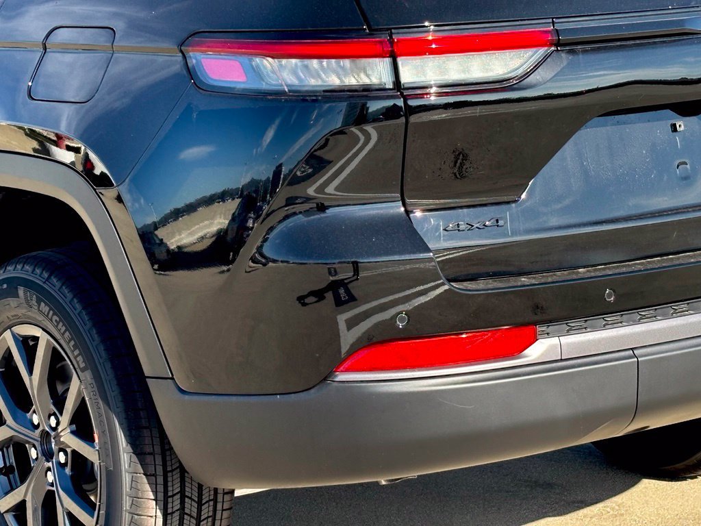 New 2027 Jeep Grand Cherokee 4WD image 5