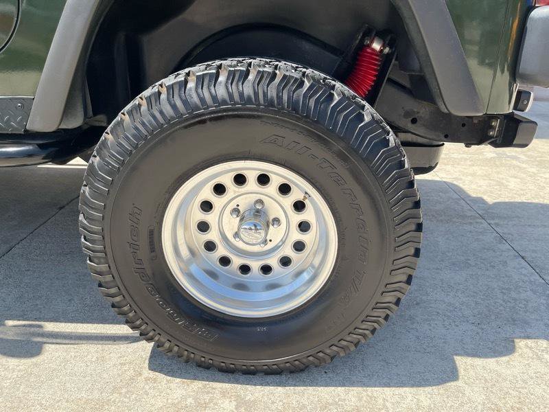 Used 2004 Jeep Wrangler X w/ Convenience Group AWD/4WD image 17