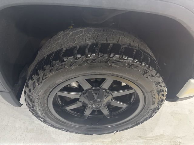 Used 2022 GMC Sierra 1500 AT4 w/ Technology Package AWD/4WD image 41