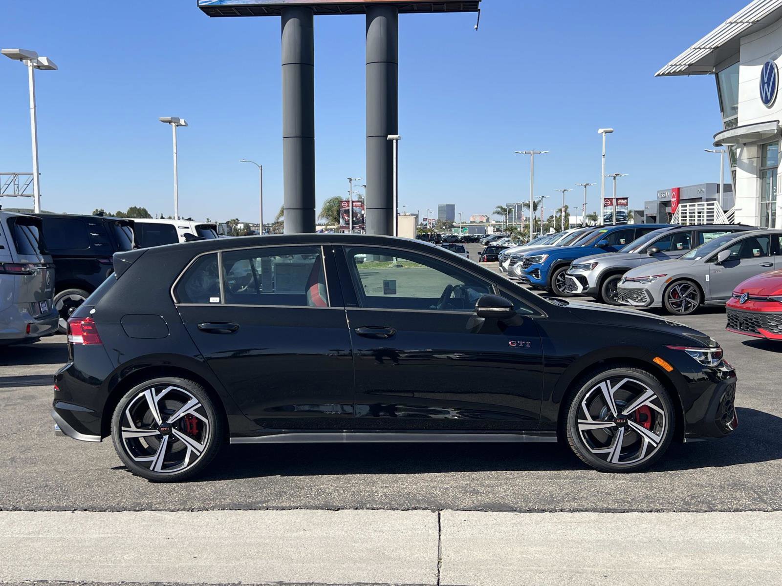 New 2026 Volkswagen GTI SE FWD image 29