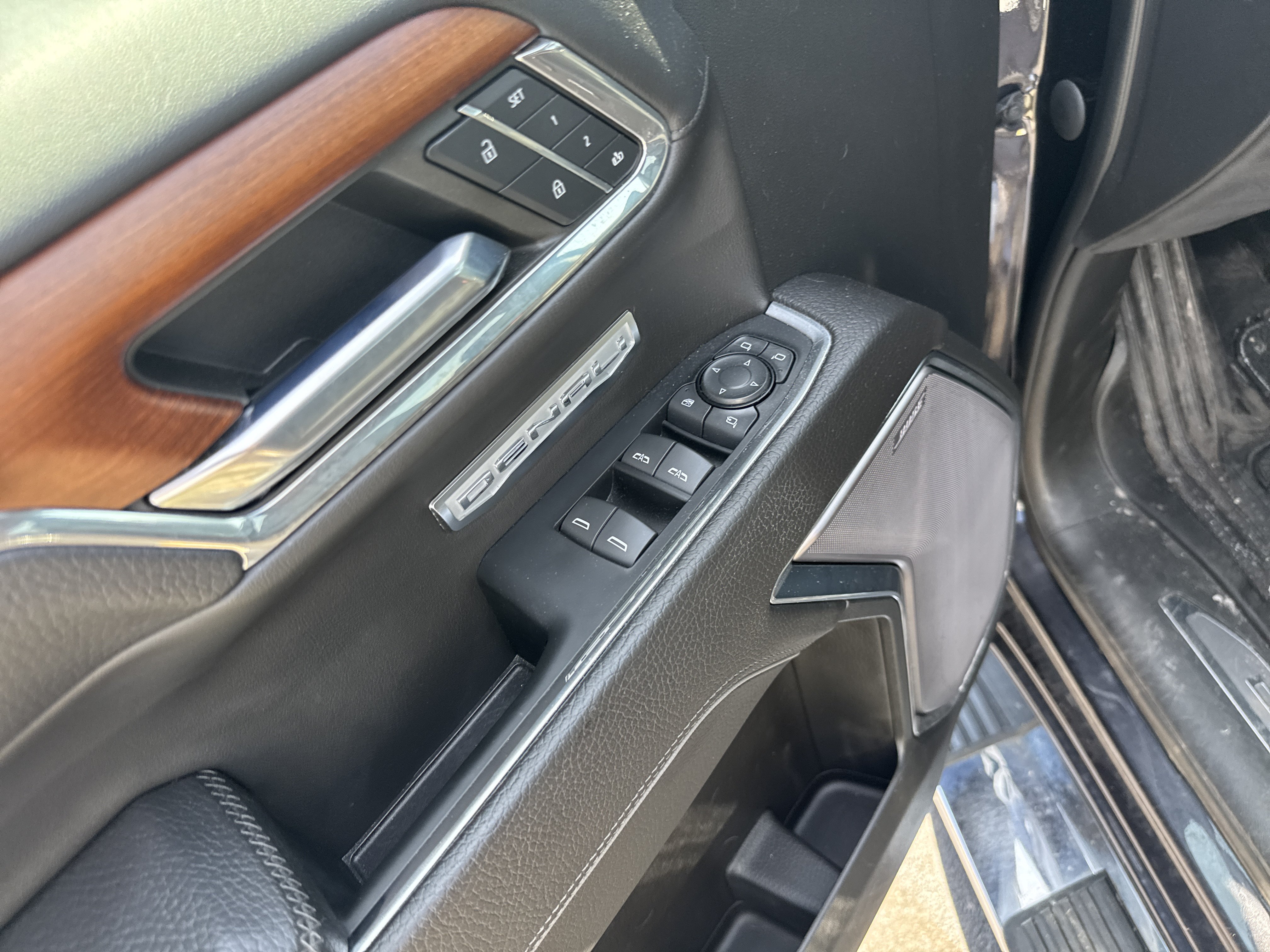 Used 2023 GMC Sierra 1500 Denali w/ Technology Package AWD/4WD image 16