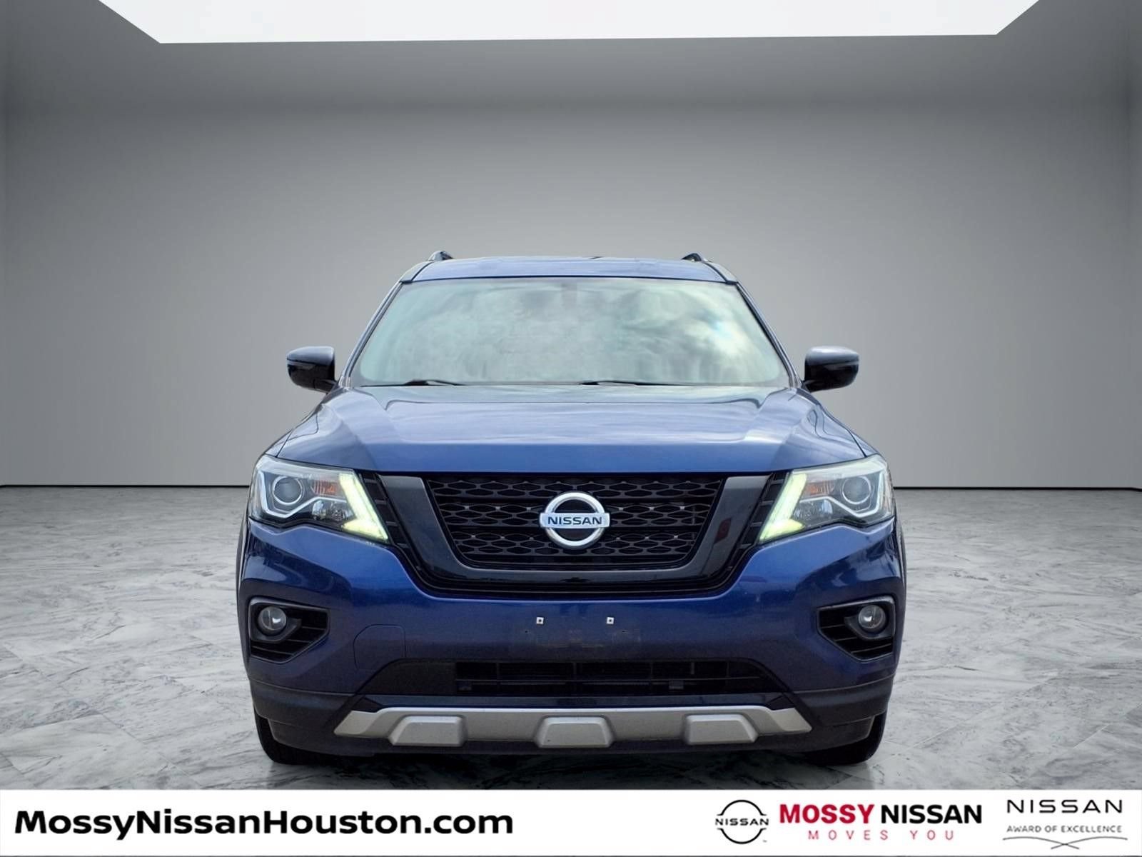 Used 2019 Nissan Pathfinder SV w/ Rock Creek Edition FWD image 3