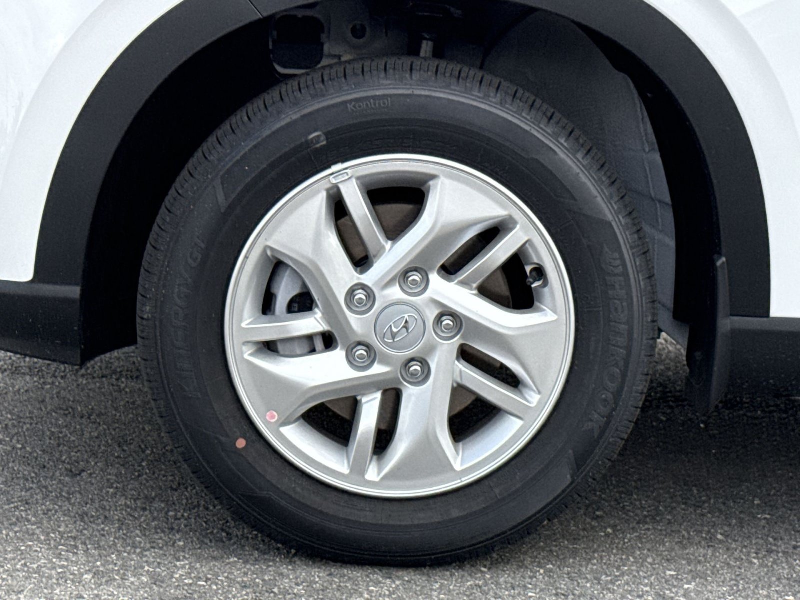 New 2026 Hyundai Venue SE FWD image 12