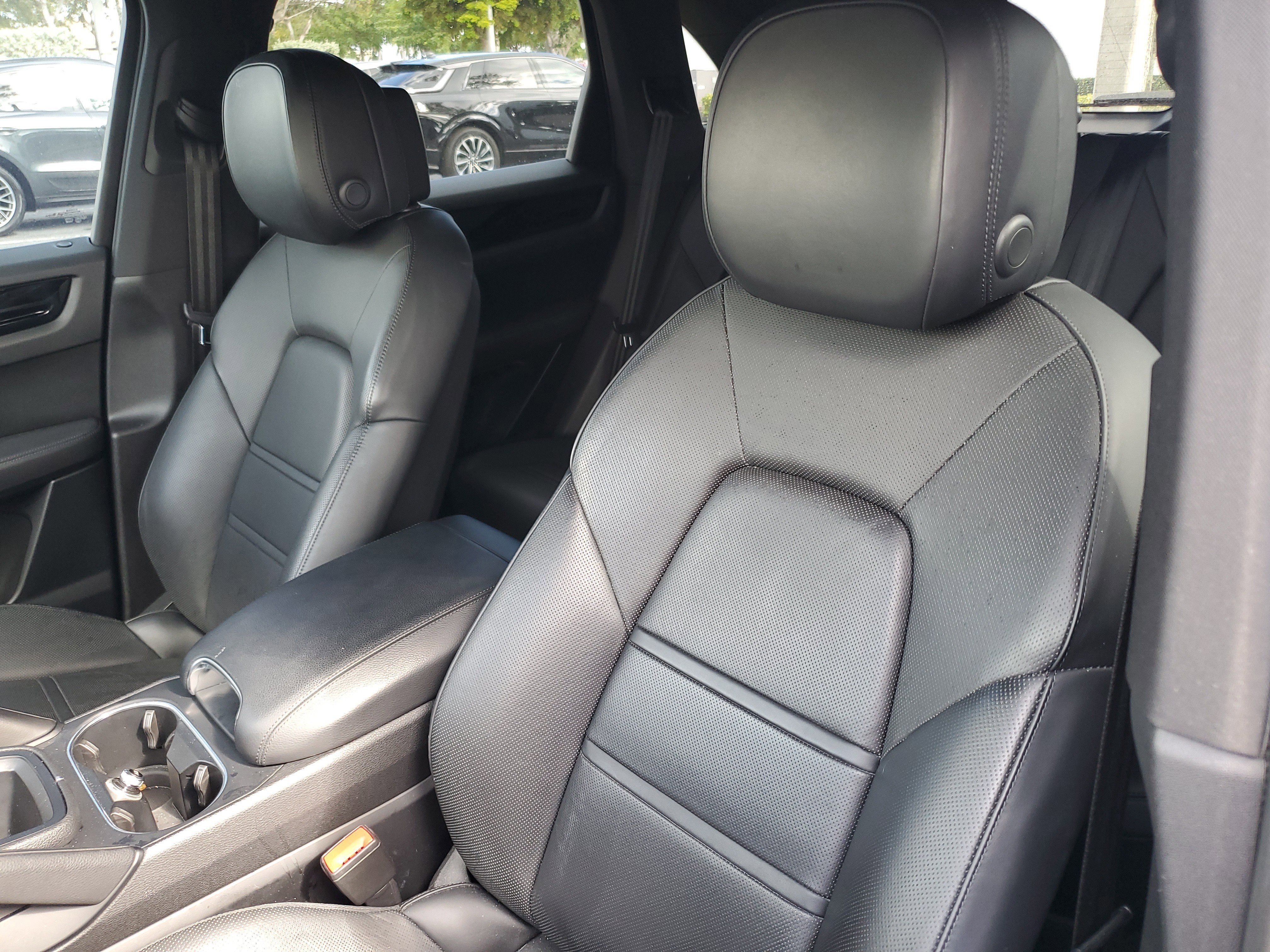 Used 2019 Porsche Cayenne Base image 6