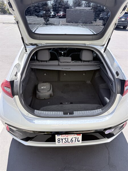 Used 2019 Hyundai Ioniq Plug-In Hybrid FWD image 12