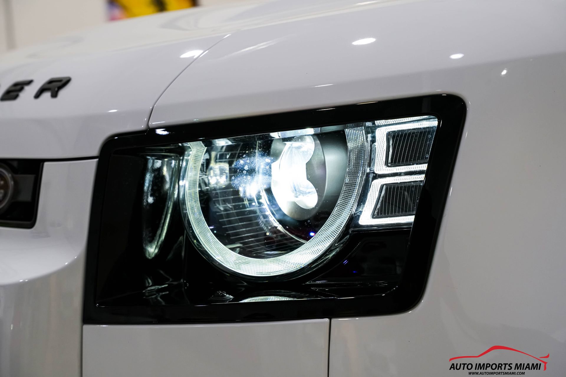 Used 2023 Land Rover Defender 130 X-Dynamic SE image 34