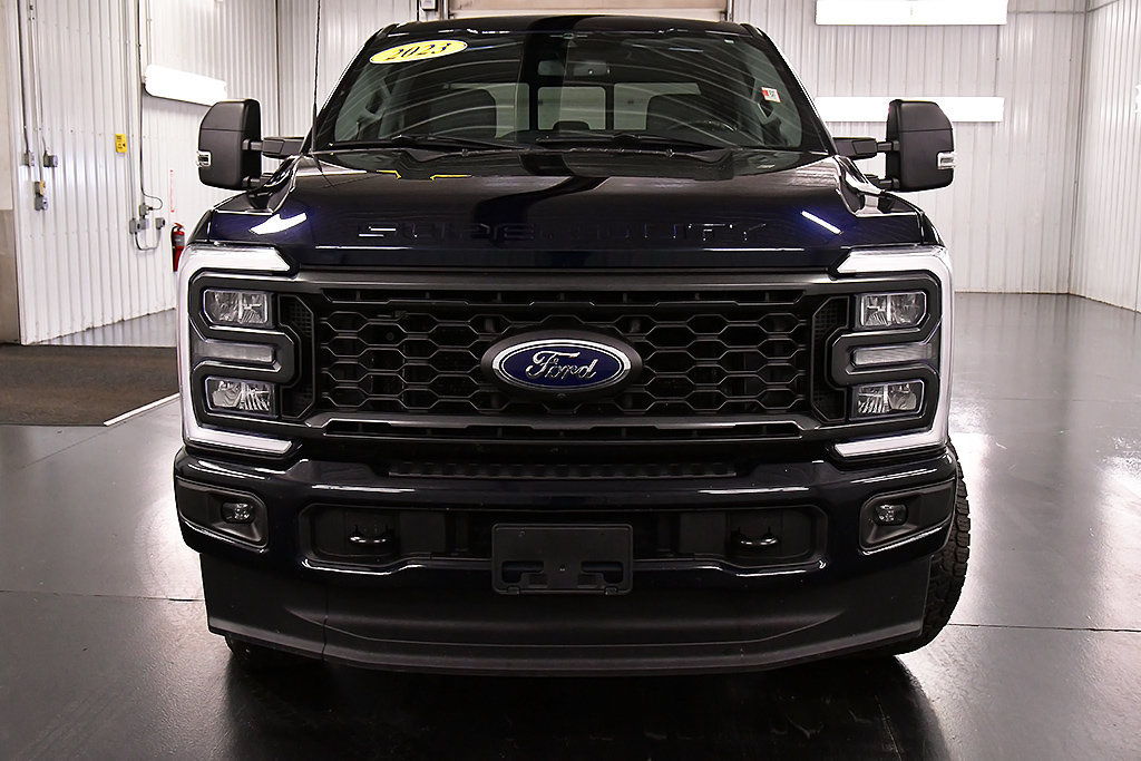 Used 2023 Ford F250 XLT w/ XLT Premium Package AWD/4WD image 2