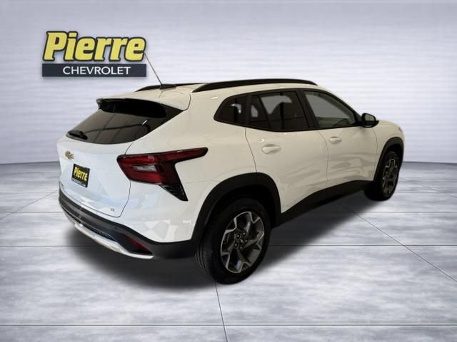New 2026 Chevrolet Trax LT w/ Driver Confidence Package FWD image 5
