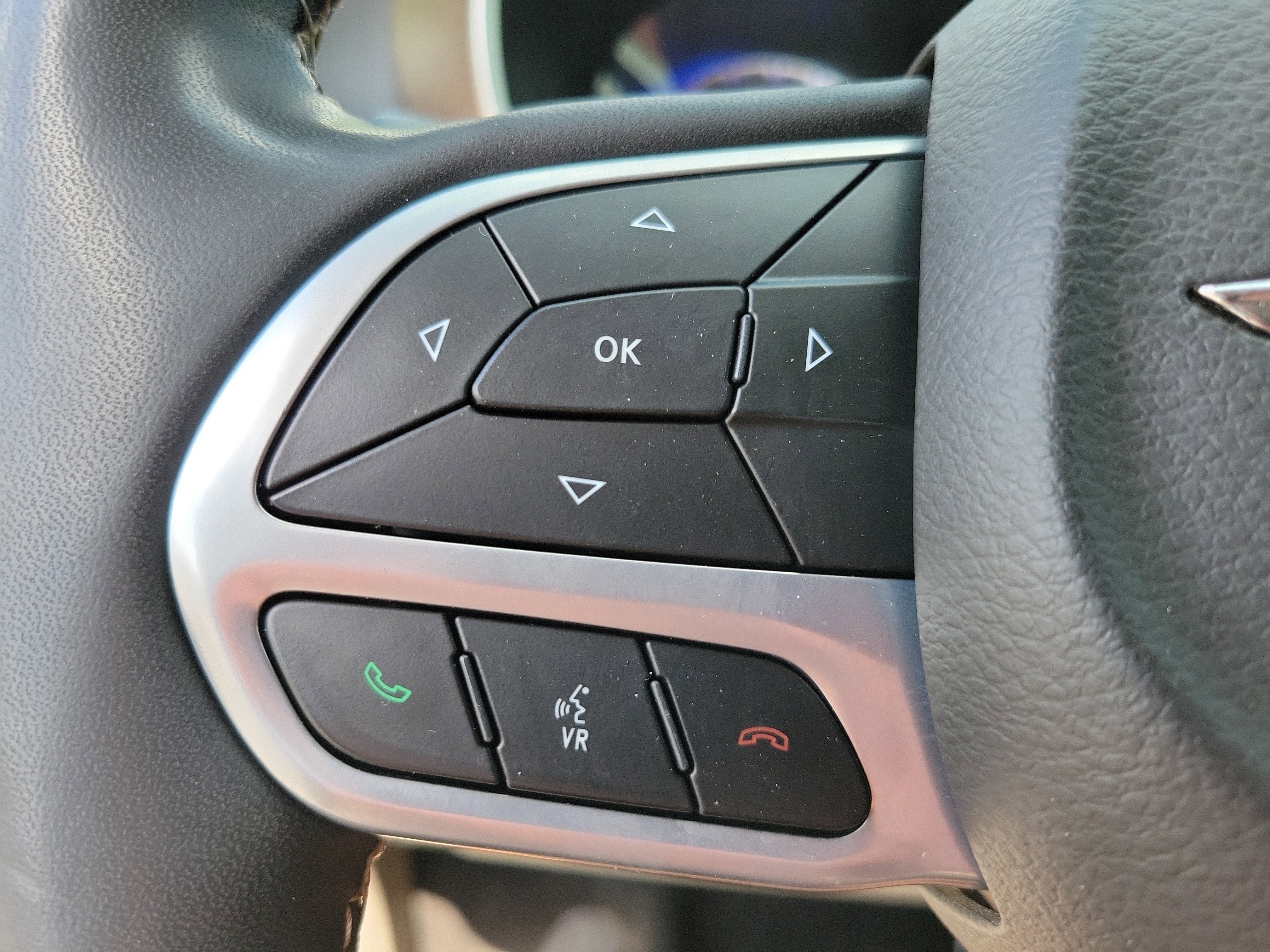 Used 2022 Chrysler Voyager LX image 15