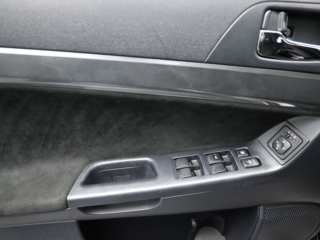 Used 2008 Mitsubishi Lancer Evolution GSR image 16