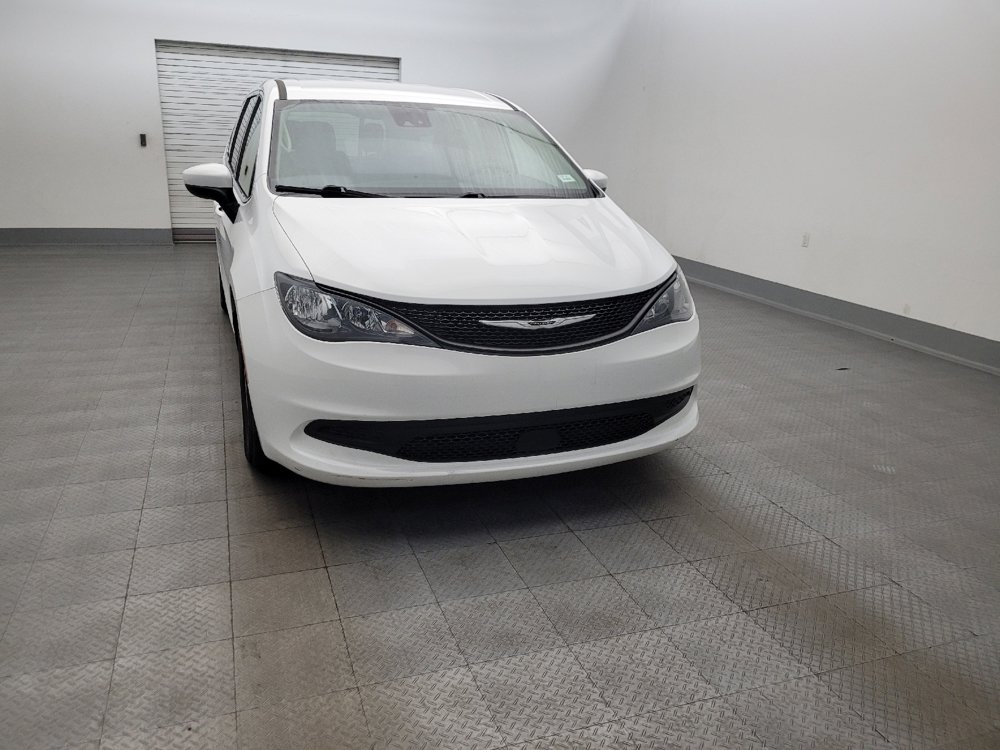 Used 2023 Chrysler Voyager LX FWD image 14