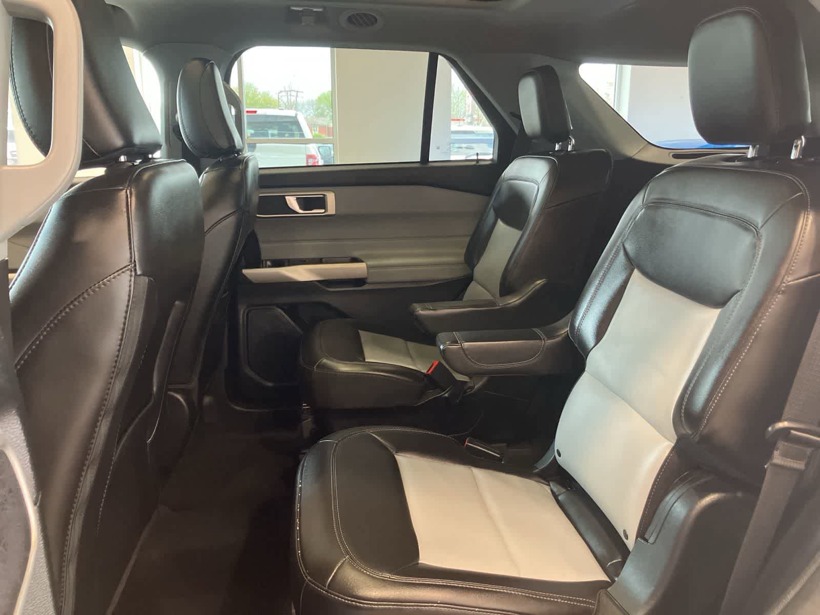 Used 2023 Ford Explorer XLT w/ Equipment Group 202A AWD/4WD image 27