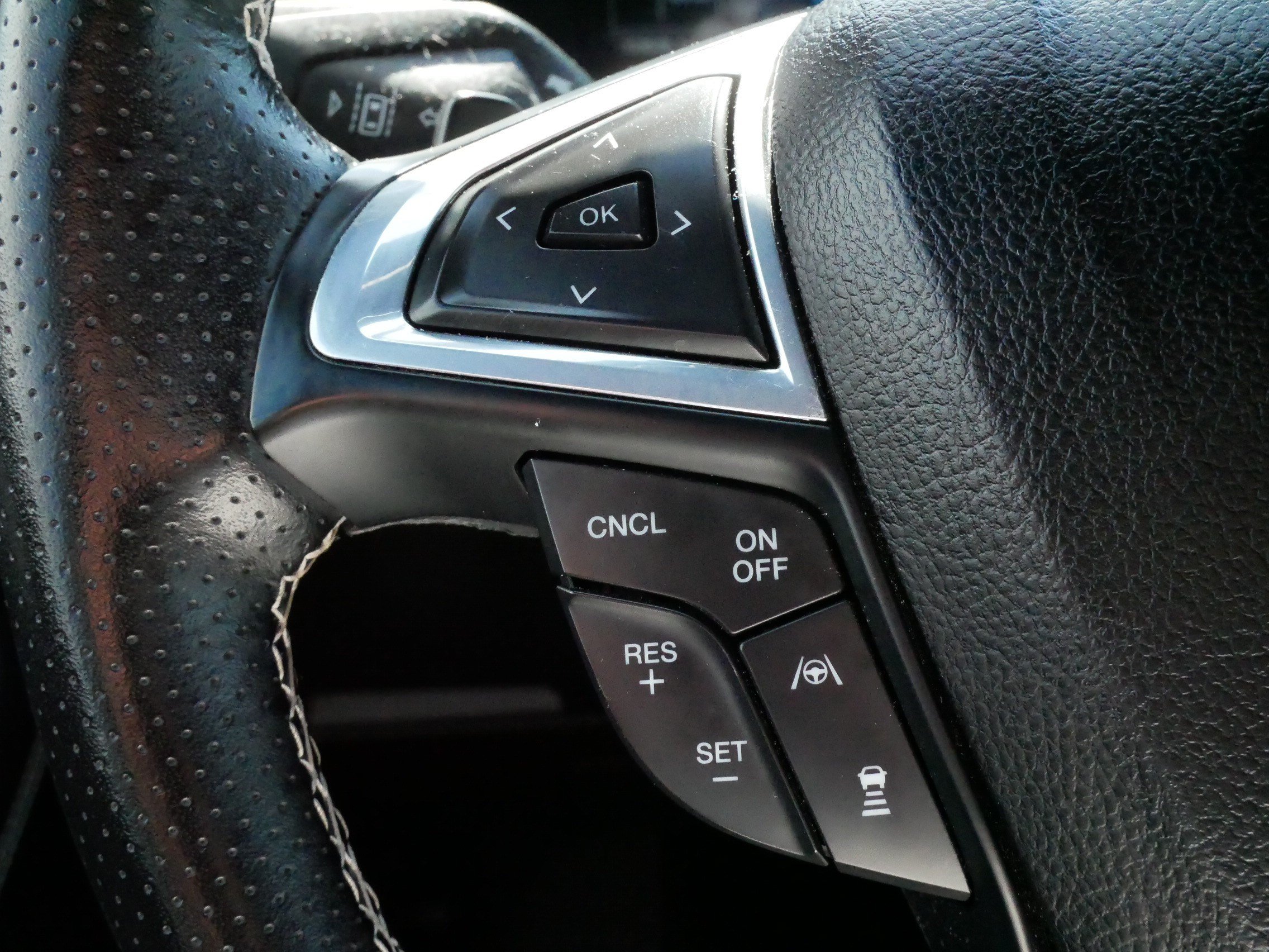 Used 2022 Ford Edge ST w/ Equipment Group 401A AWD/4WD image 27
