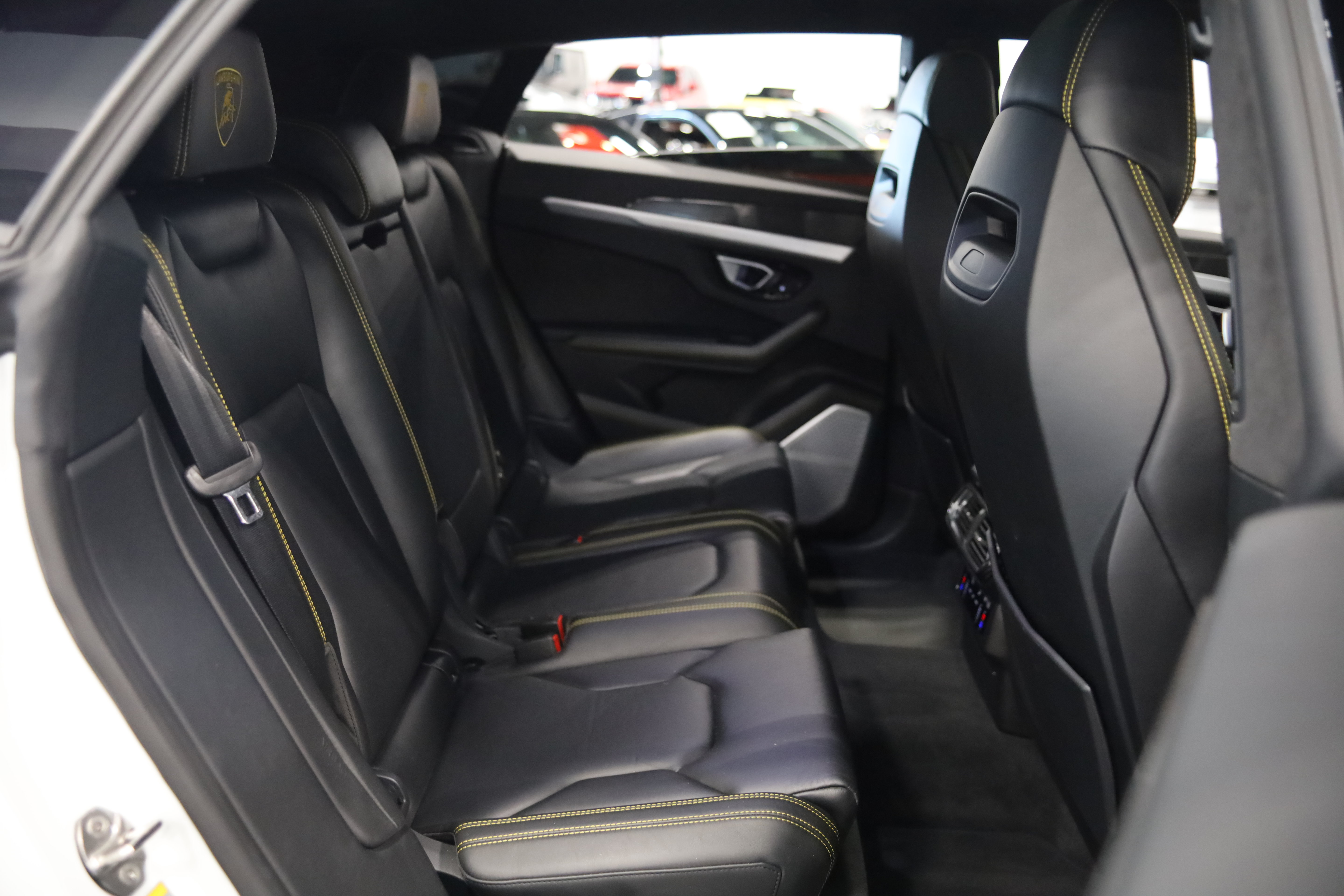 Used 2019 Lamborghini Urus AWD/4WD image 42