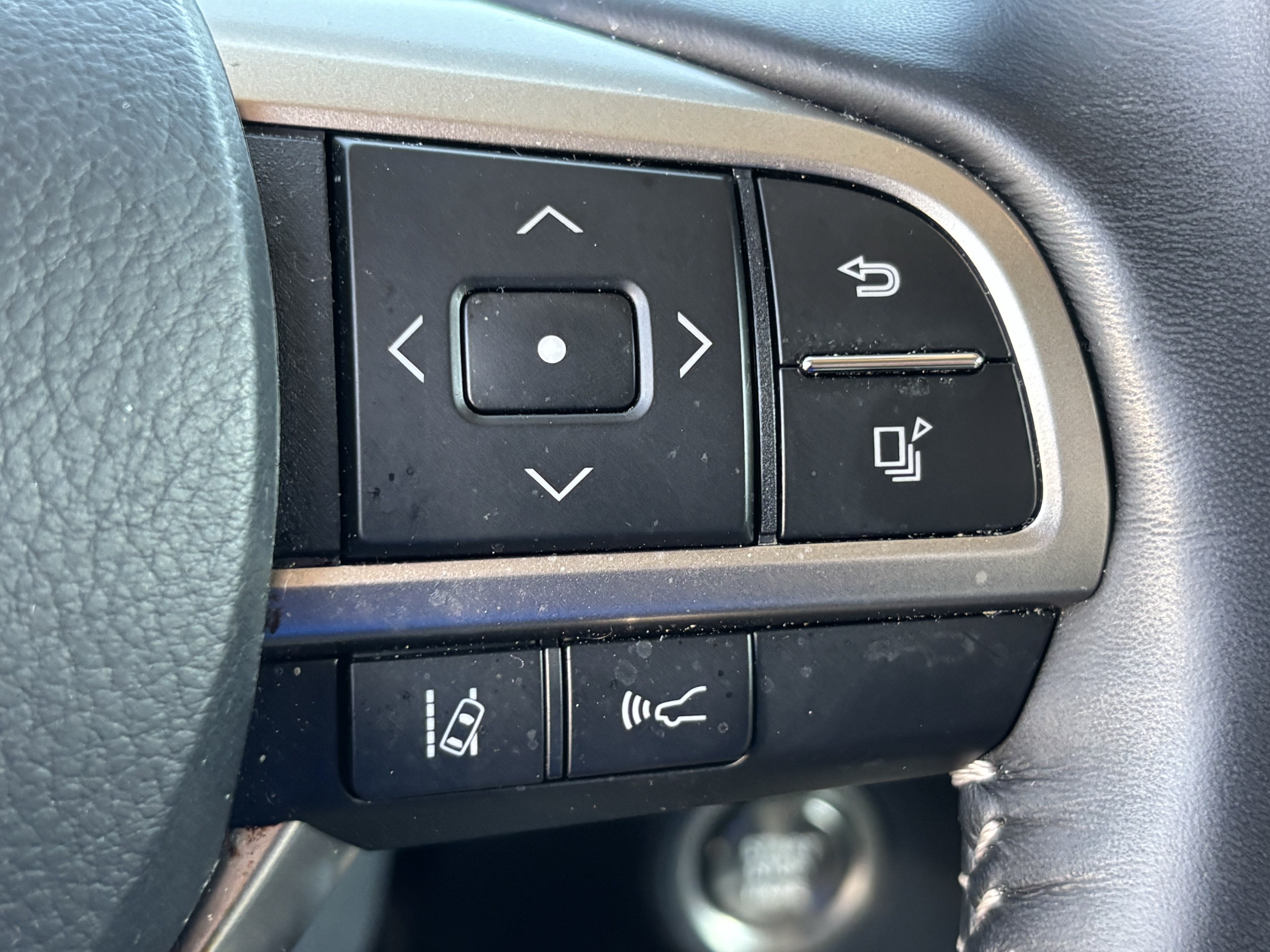 Used 2022 Lexus RX 350L Luxury w/ Accessory Package (Z1) FWD image 20