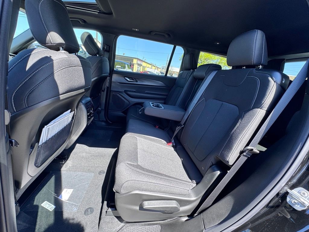New 2026 Jeep Grand Cherokee L 4WD image 15