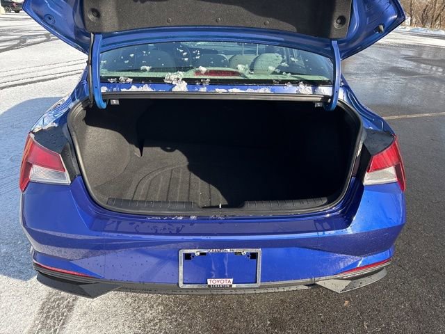 Used 2023 Hyundai Elantra SEL w/ Convenience Package image 16