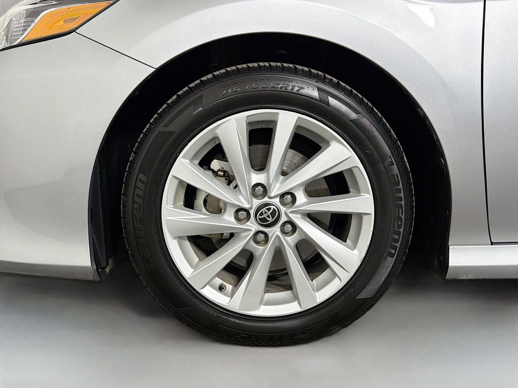 Used 2022 Toyota Camry LE image 29