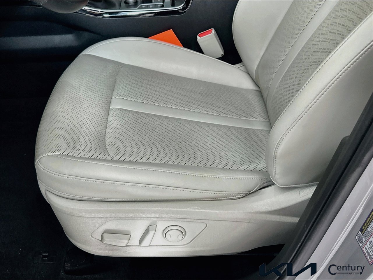 Certified 2023 Kia Sorento SX FWD image 19