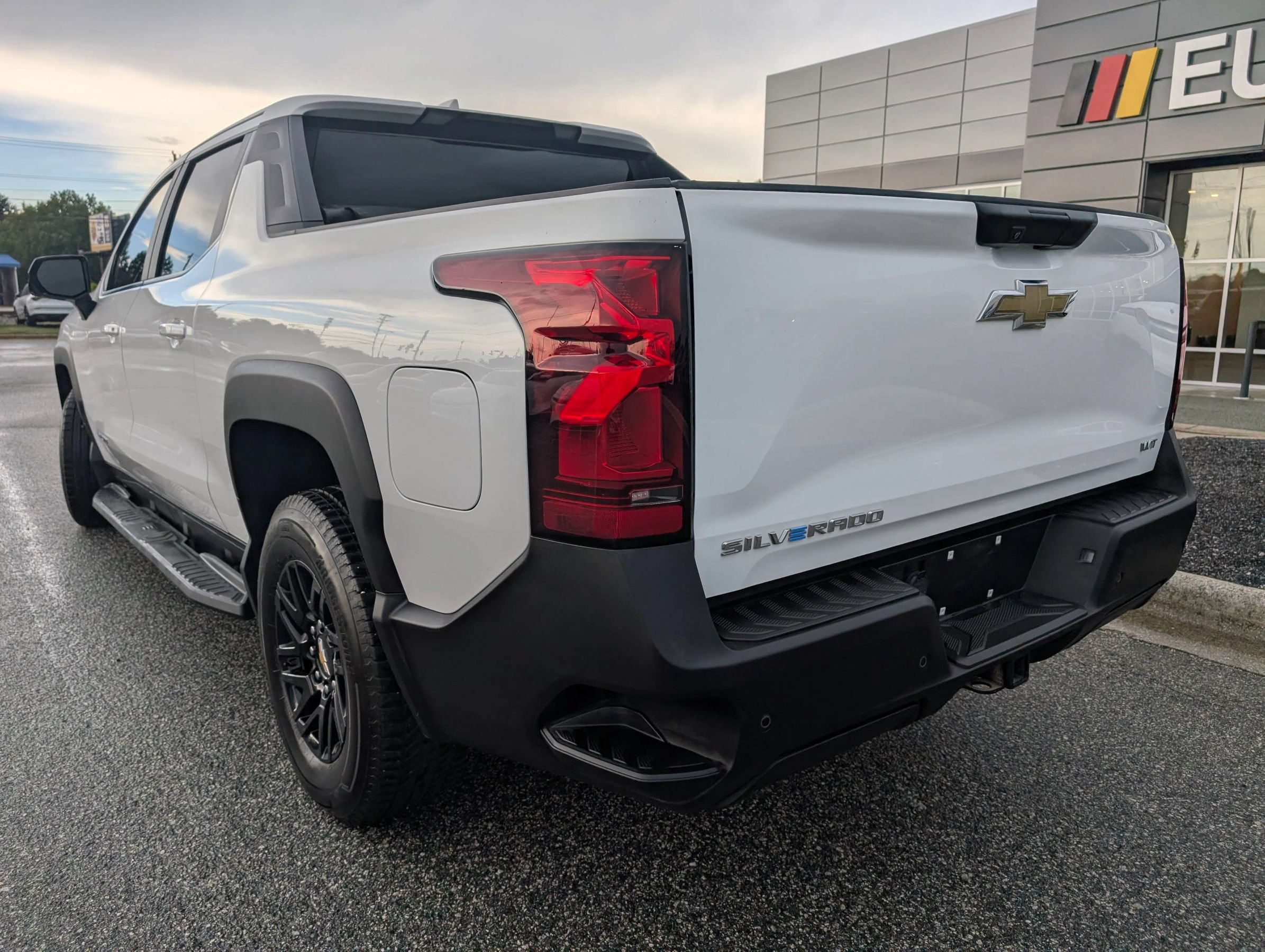 Used 2024 Chevrolet Silverado EV W/T AWD/4WD image 3