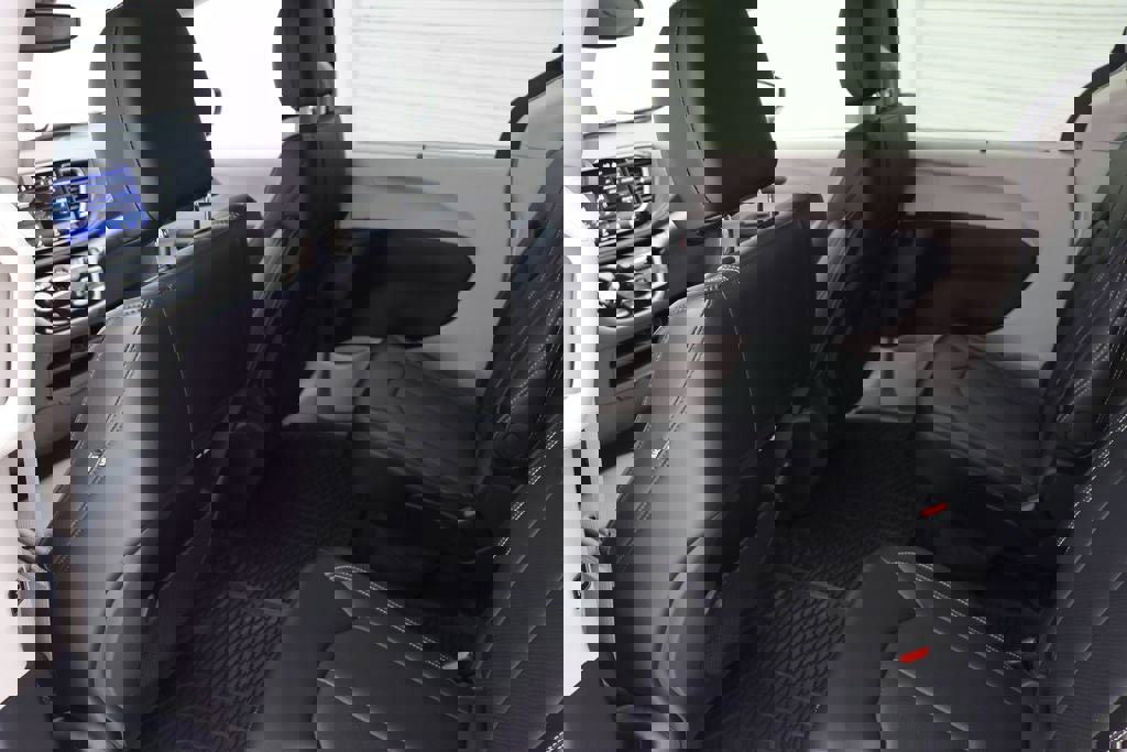 Used 2024 Chrysler Pacifica Touring-L w/ Road Tripper Package image 12