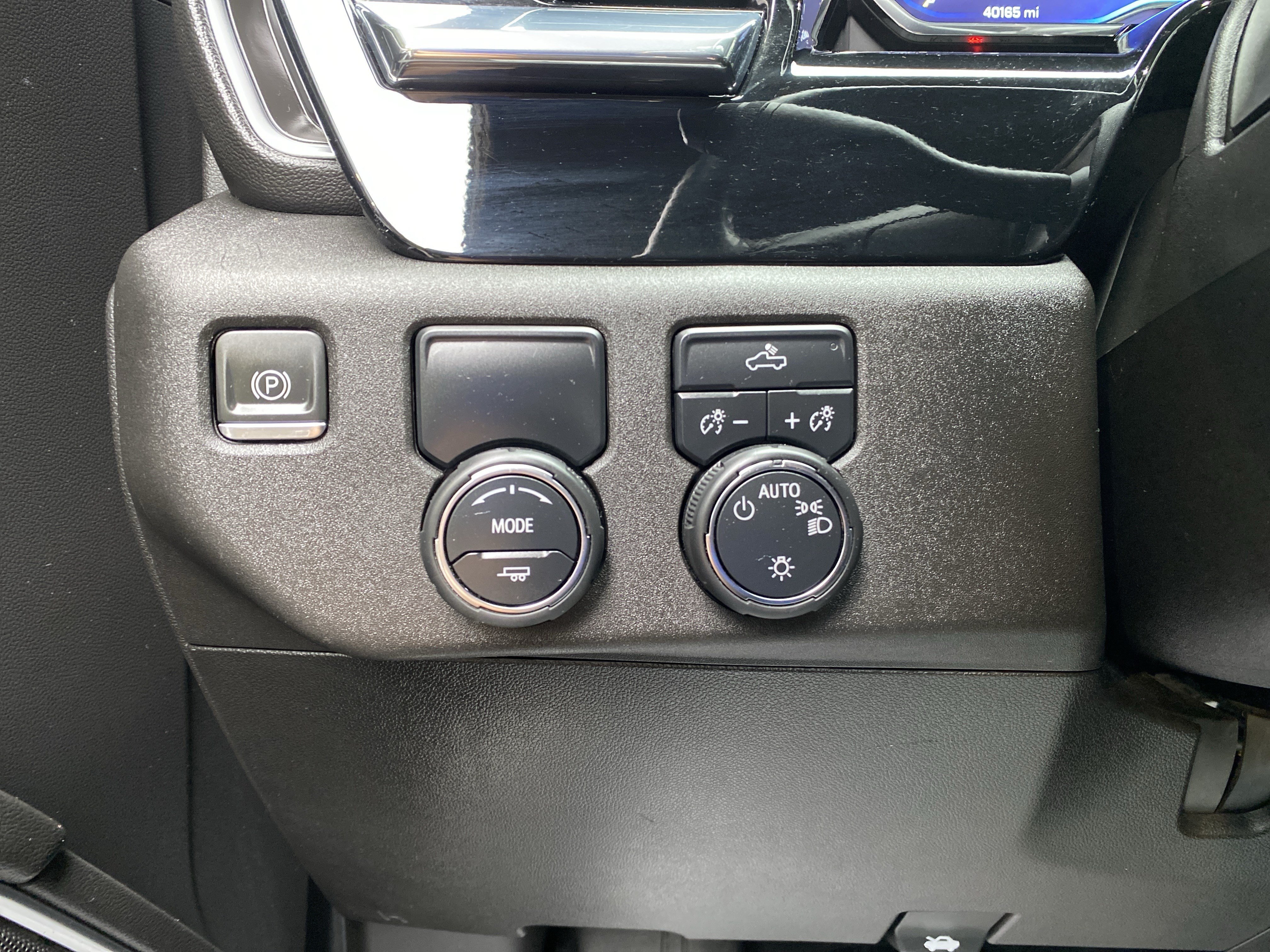 Used 2024 Chevrolet Silverado 1500 LT w/ Convenience Package II RWD image 18