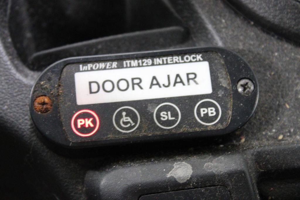 Used 2018 Ford Transit 150 XL image 29