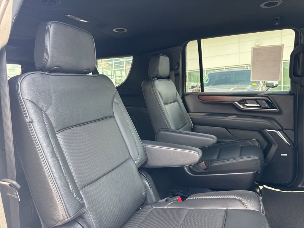 Used 2025 GMC Yukon XL Denali AWD/4WD image 28