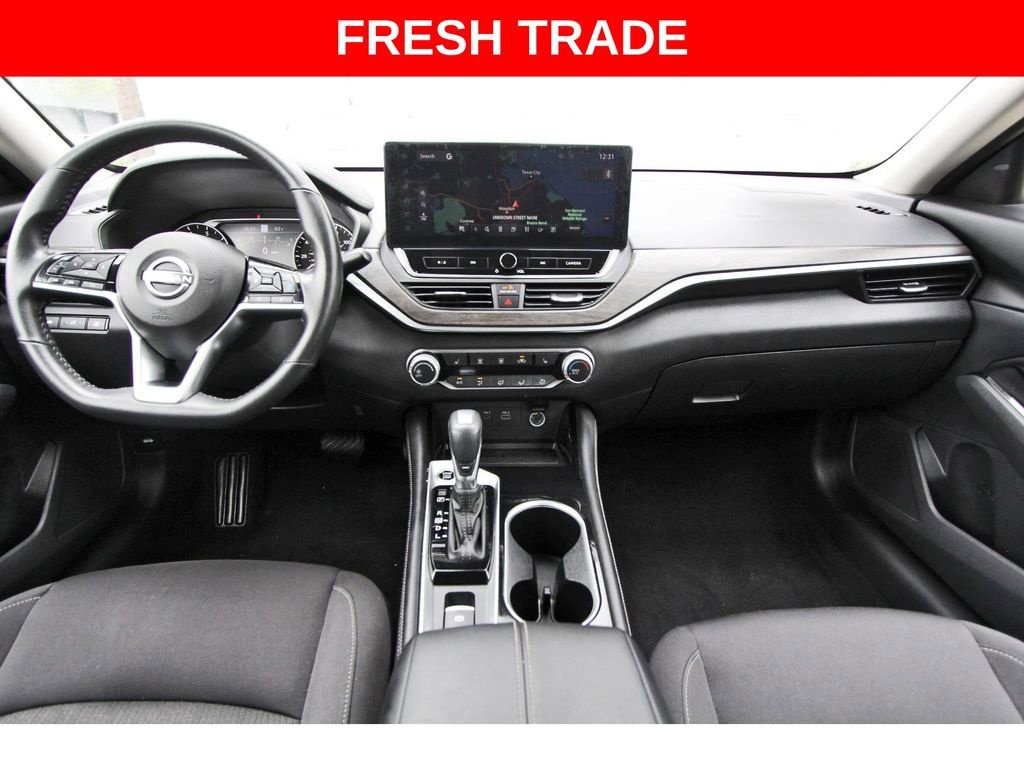 Used 2023 Nissan Altima 2.5 SV w/ SV Premium Package image 9