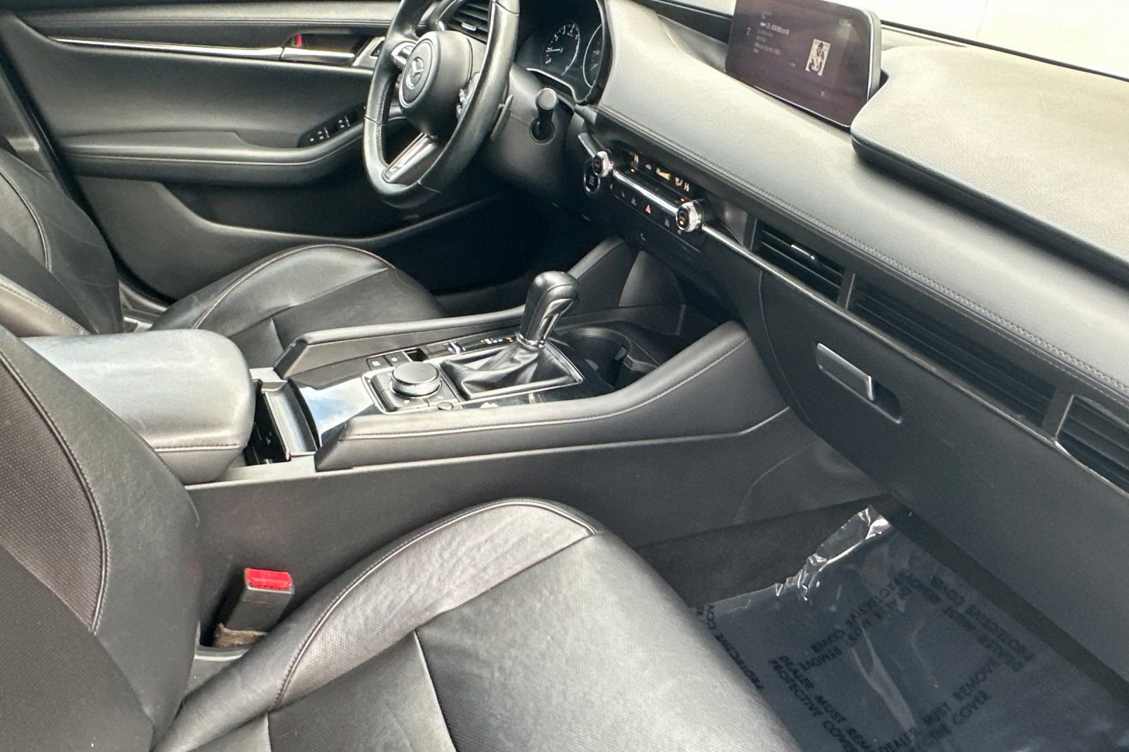 Used 2021 MAZDA MAZDA3 Hatchback w/Premium Plus Pkg image 15