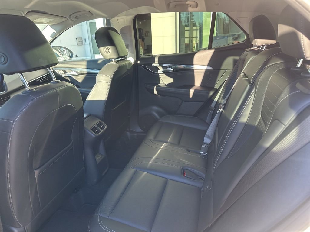 Used 2024 Buick Envision Preferred image 19