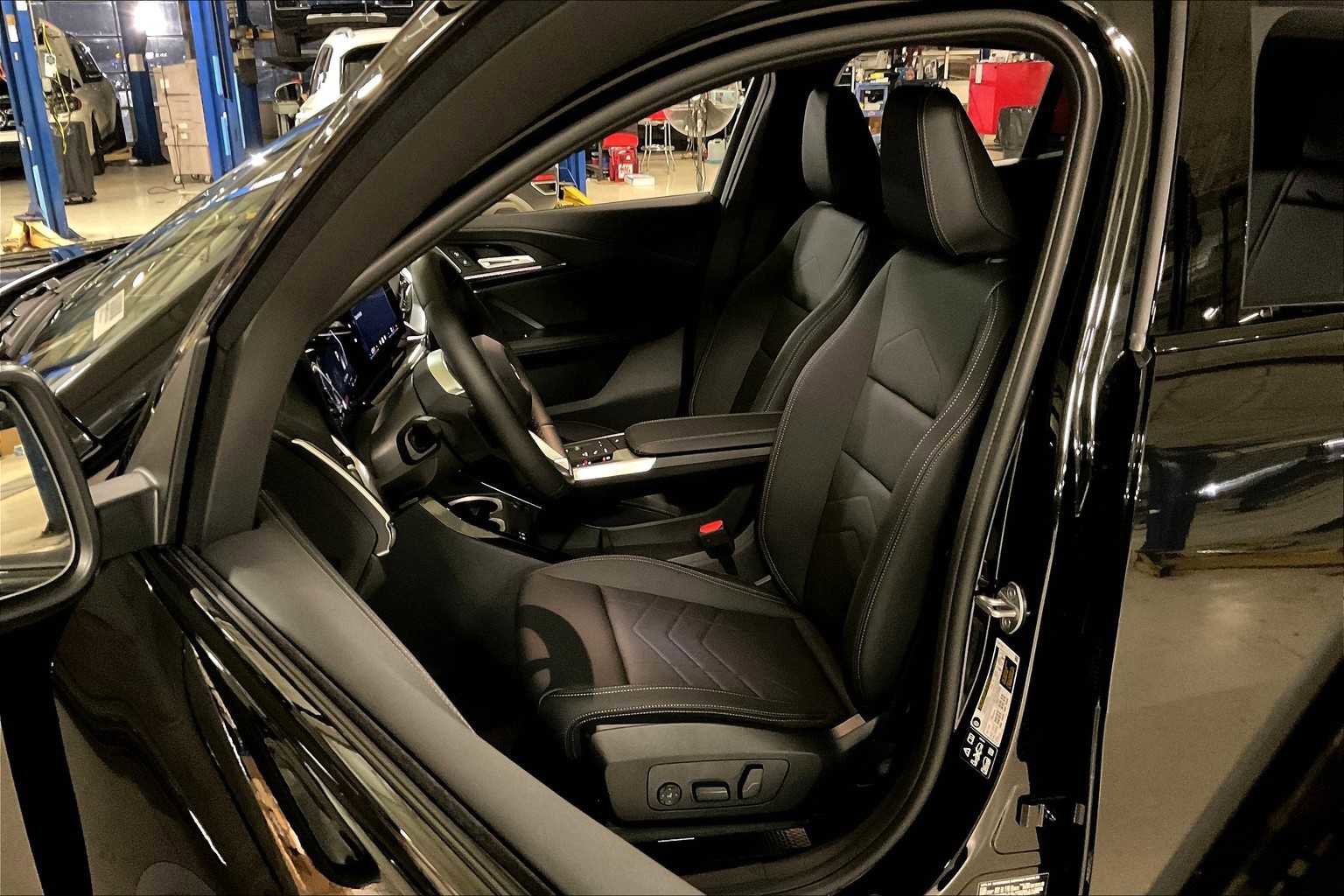 Used 2026 BMW X2 xDrive28i w/ Convenience Package image 9