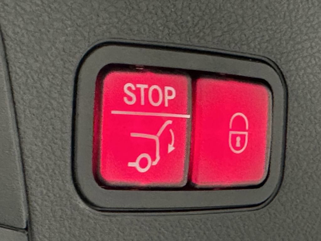 Used 2020 Mercedes-Benz GLS 450 4MATIC image 22